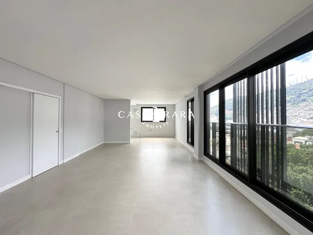 Imagem 2: Apartamento 3 Dormitórios (1 Suíte e 2 Demi-Suítes) e 2 Vagas - Centro