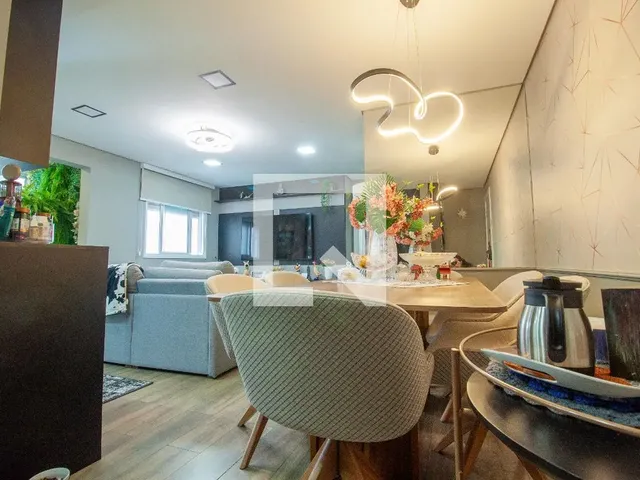 Imagem: O apartamento possui 2 Dormitórios, 1 Suíte, 2 Banheiros,