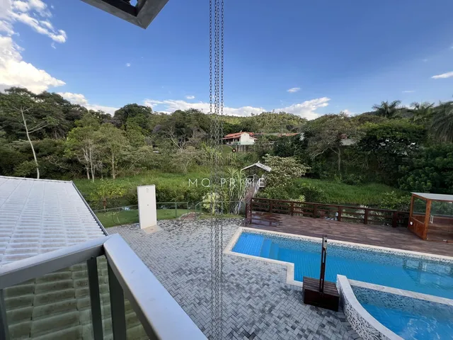 Imagem 16: Luxuosa Casa de Alto Padrão no Condomínio Ipê Amarelo – Conforto, Exclusividade e