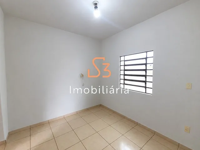 Imagem 4: Casa para locação no bairro Martins em Uberlândia-MG: 3 quartos, 1 sala, 1 vaga de