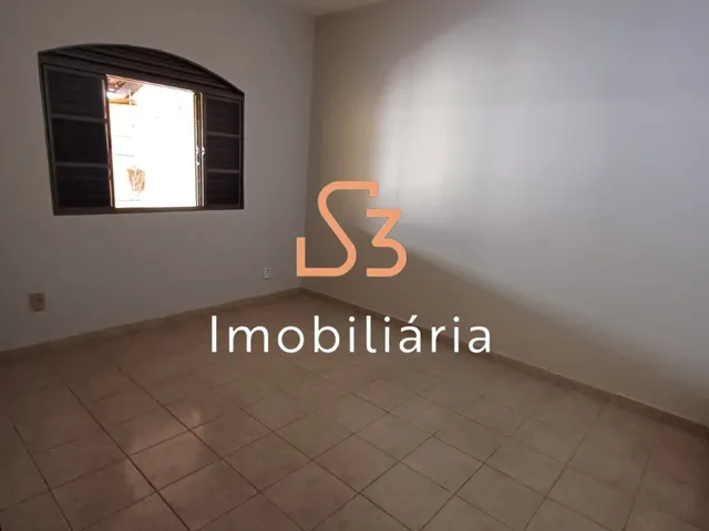 Imagem 13: Casa para locação em Uberlândia-MG, bairro Santa Mônica: 3 quartos, 1 suíte, 2