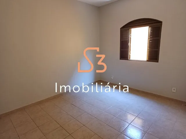 Imagem 12: Casa para locação em Uberlândia-MG, bairro Santa Mônica: 3 quartos, 1 suíte, 2