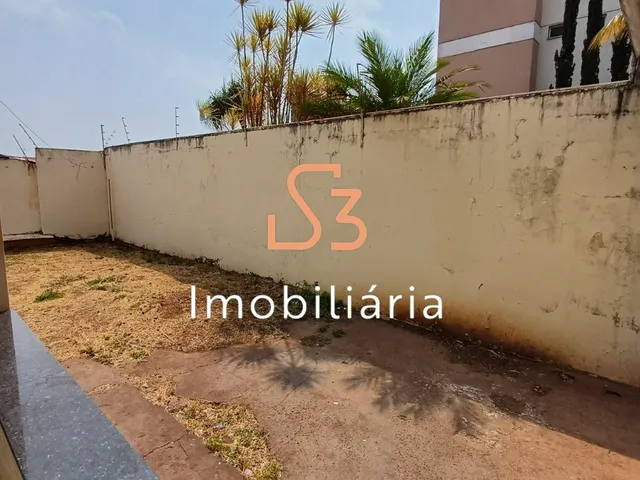 Imagem 10: Casa para locação em Uberlândia-MG, bairro Santa Mônica: 3 quartos, 1 sala, 1