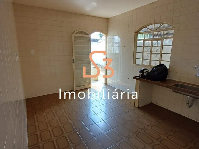 Imagem 9: Casa para locação em Uberlândia-MG, bairro Santa Mônica: 3 quartos, 1 sala, 1
