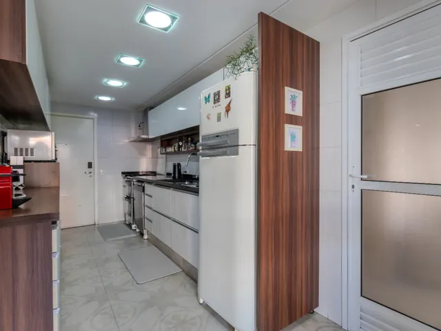 Imagem 3: Apartamento para Venda em Aclimação com 3 Quartos, Sendo 3 Suítes, 134M²