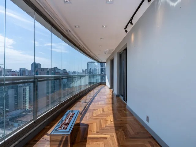 Imagem 6: Apartamento para Venda em Vila Nova Conceição com 2 Quartos, Sendo 2 Suítes, 134M²