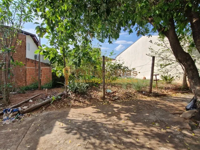 Imagem: Terreno à venda com 250 m² no bairro Jardim
