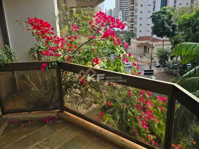 Imagem: O apartamento possui 3 Dormitórios, 1 Suíte, 1 Banheiro,