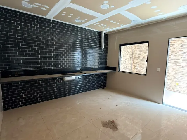Imagem 9: Casa linear recém construída à venda