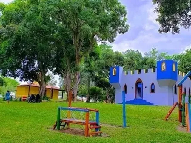 Imagem 13: CASA - ARARUAMA Casa com 4 dormitórios