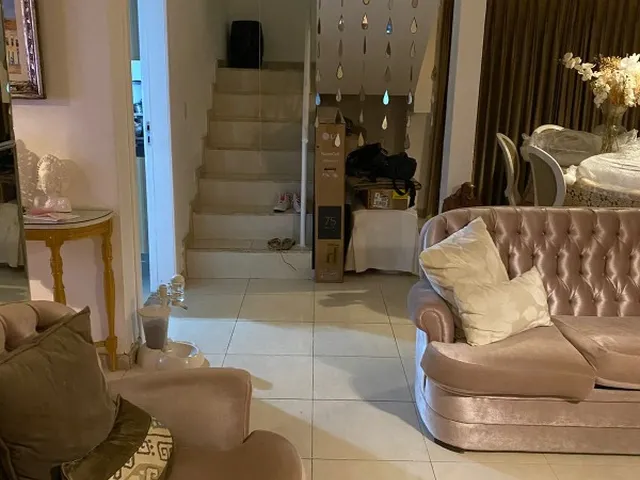 Imagem 5: VENDE-SE Casa com 4 dormitórios
