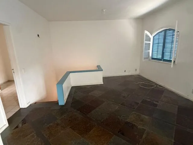 Imagem 8: P style="line-height: 1.4;">Localizada na prestigiada Avenida Lúcio Costa, no