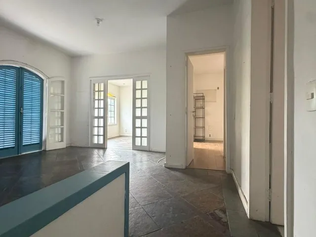 Imagem 2: P style="line-height: 1.4;">Localizada na prestigiada Avenida Lúcio Costa, no