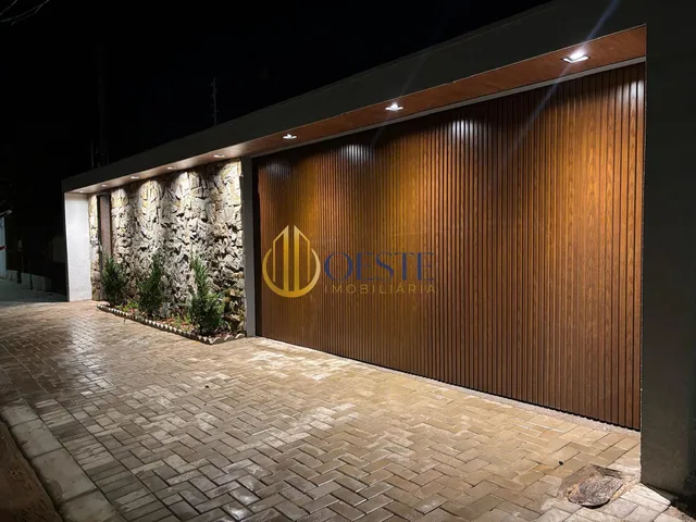 Imagem: Casa com 4 Dormitórios e Edícula no Pioneiros