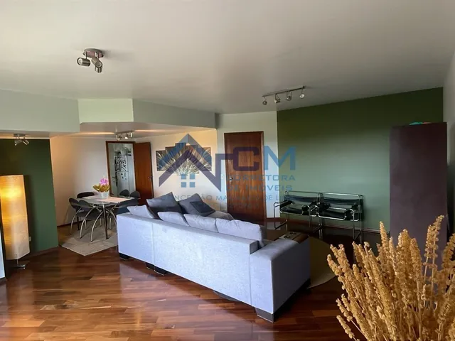 Imagem: O apartamento possui 4 Dormitórios, 1 Suíte, 3 Banheiros,