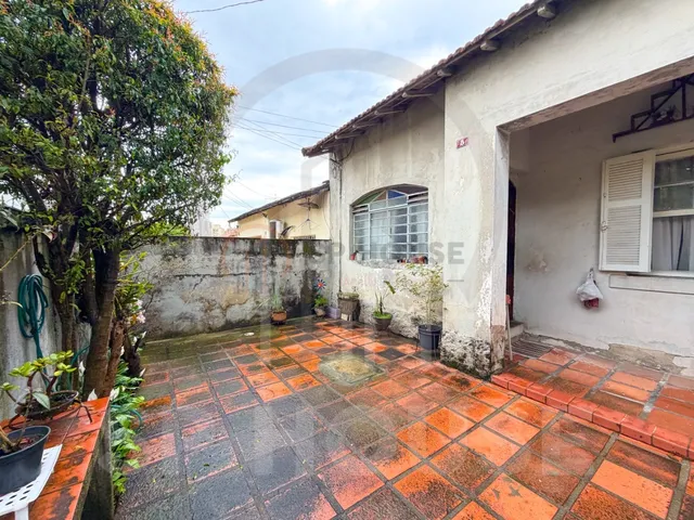 Imagem: A casa possui 2 Dormitórios, 1 Banheiro, 1 Vaga na