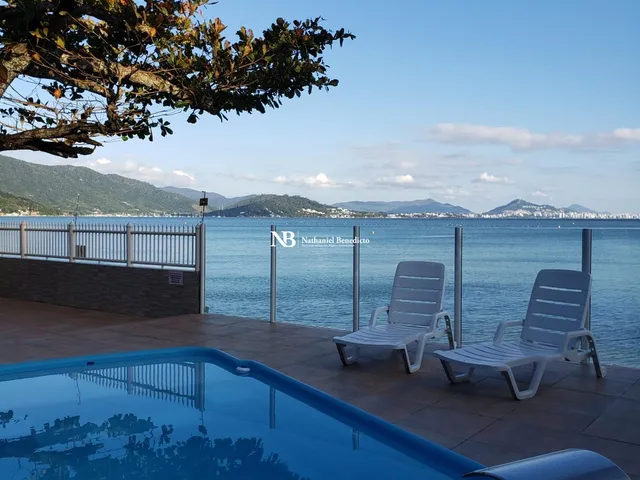 Imagem: Casa com 5 Quartos à Venda na Beira-Mar