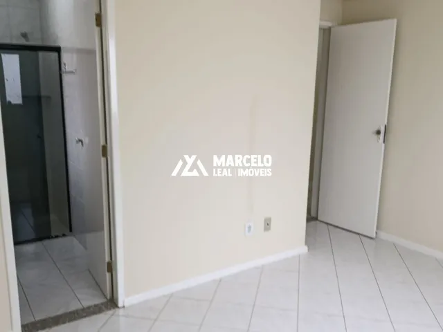 Imagem 2: Vendo apartamento com 2 quartos sendo 1 suite, cozinha ampla com armários planej