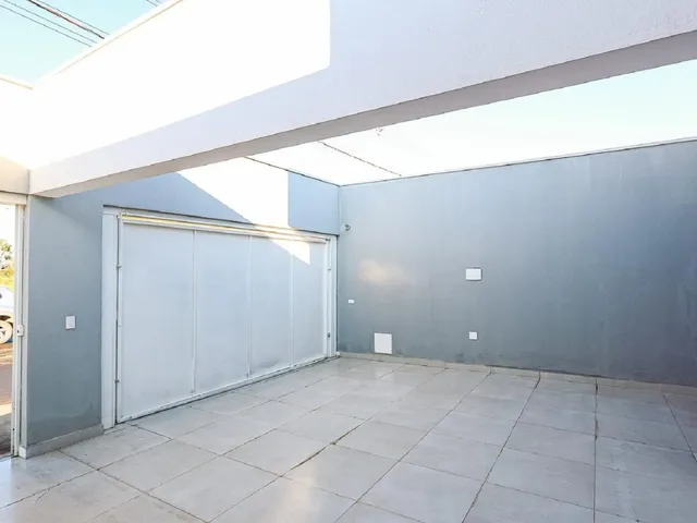 Imagem: A casa possui 3 Dormitórios, 1 Suíte, 2 Banheiros, 2