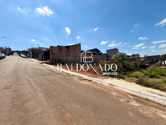 Imagem 2: Terreno À Venda em Extrema Mg no Portal do Parque Ponte Nova com 300 Metros Escritura Regularizada