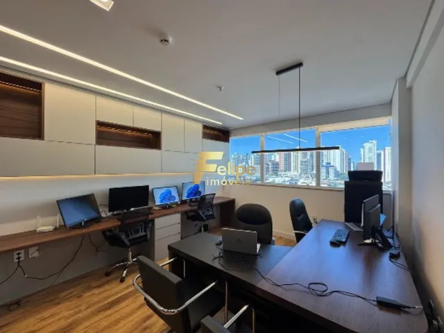Imagem 2: Belíssima Sala Comercial Finamente Montada e Decorada, À Venda Porteira Fechada, Praia da Costa, Vila Velha/Es!