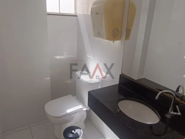 Imagem 13: Sala Comercial Ampla com 211M² e Acessibilidade para Locação no Centro