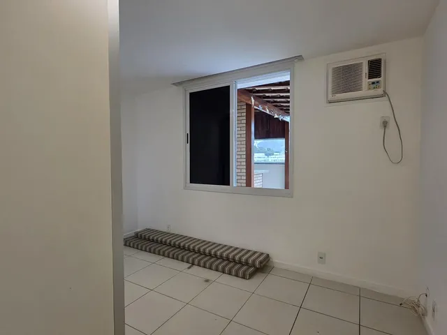 Imagem 2: Cobertura Dúplex 210M² para Locação em santa Rosa, Niterói - Luxo e Conforto com Piscina e 2 Vagas