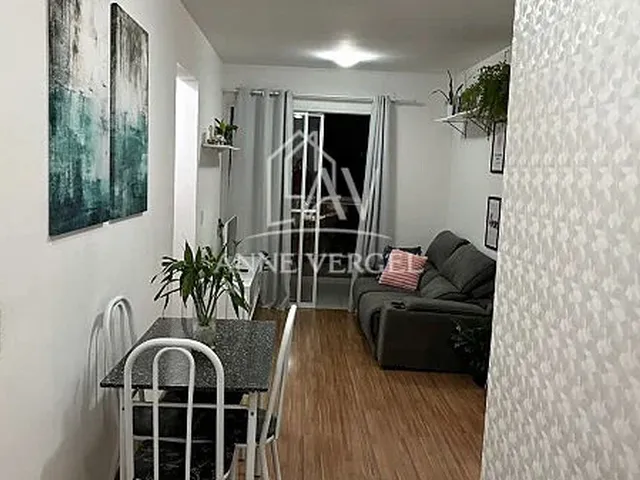 Imagem: O apartamento possui 2 Dormitórios, 1 Banheiro, 1 Vaga na