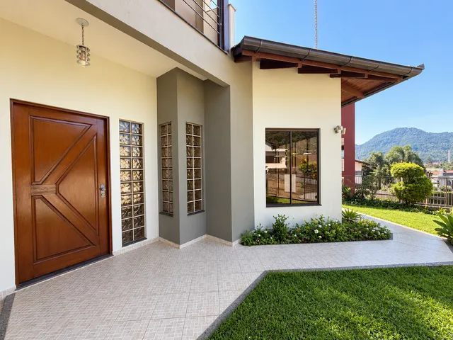 Imagem 14: Casa À Venda em Vila Nova, Jaraguá do Sul - 3 Quartos, 2 Suítes, 2 Vagas, Frente, Acabamento em Porcelanato/Cerâmica