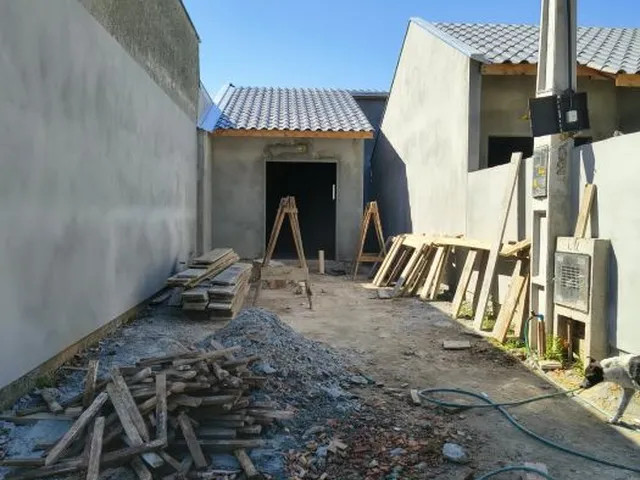 Imagem: Casa em construção na Quinta dos Açorianos