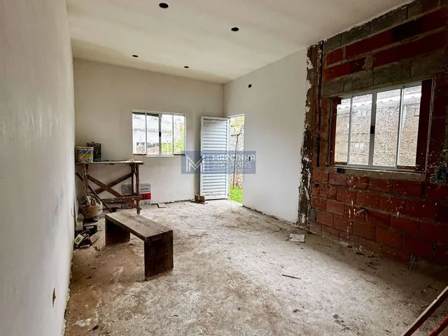 Imagem: A casa possui 2 Dormitórios, 1 Suíte, 2 Banheiros, 67m²