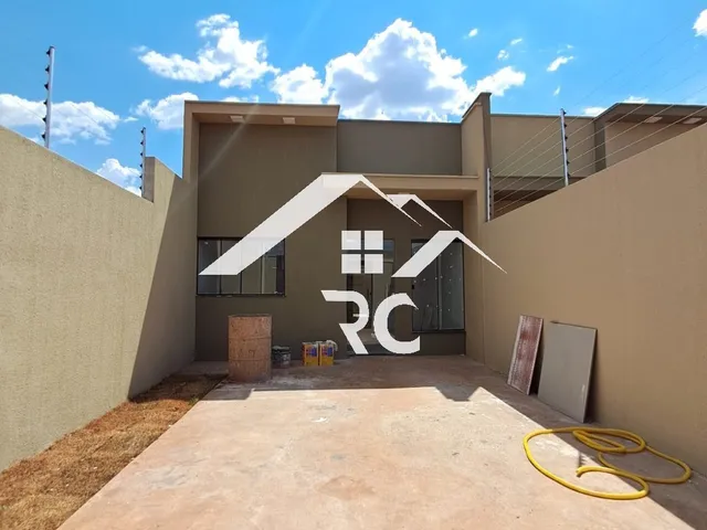 Imagem: A casa possui 3 Dormitórios, 1 Suíte e está localizado