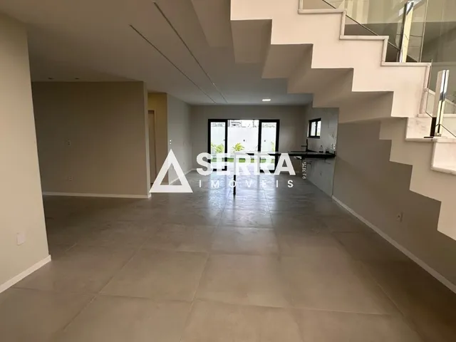 Imagem 6: Casa de esquina com piscina | 4 quartos | 3 suítes | 238,10 m²