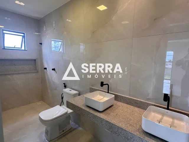 Imagem 2: Casa de esquina com piscina | 4 quartos | 3 suítes | 238,10 m²