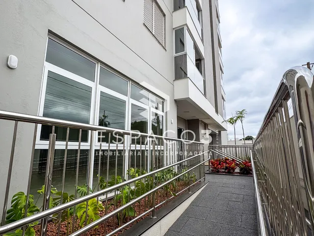 Imagem 3: Apartamento com Cozinha Planejada e Churrasqueira no Centro de Medianeira