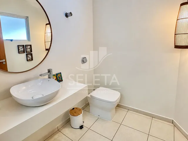 Imagem 3: Sobrado À Venda, no Country, Cascavel-Pr, Condomínio Antoni Gaudi - 1 Suíte - 1 Quarto - 2 Vagas!
