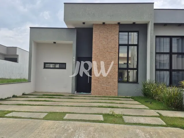 Imagem: A casa em condomínio possui 3 Dormitórios, 2 Suítes, 3