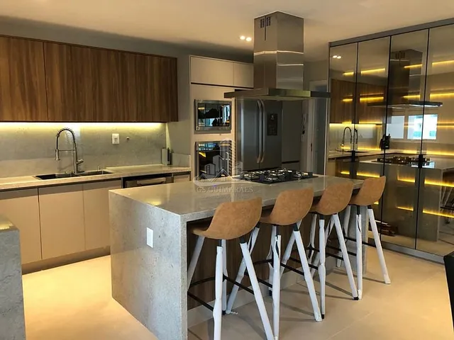 Imagem: O apartamento possui 3 Dormitórios, 3 Suítes, 1 Banheiro,