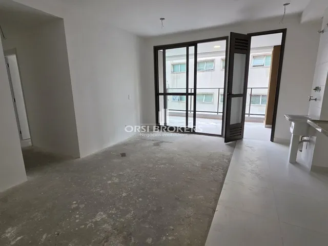 Imagem: O apartamento possui 2 Dormitórios, 2 Suítes, 2