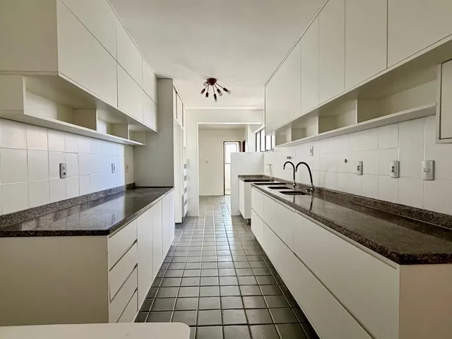 Imagem 5: 4 Quartos À Venda na Pituba - Mais Espaço e Privacidade para Você e Sua Família!