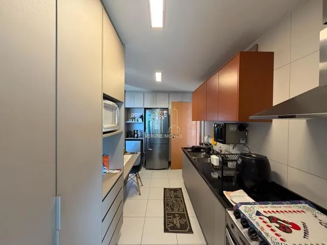 Imagem 6: Apartamento À Venda em Pituaçu com 3 Quartos 2 Suítes 2 Salas 3 Banheiros 2 Vagas de Garagem e 142M² de Área