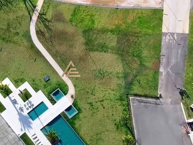 Imagem 4: Terreno de 583,45 M² À Venda no Condomínio Santé