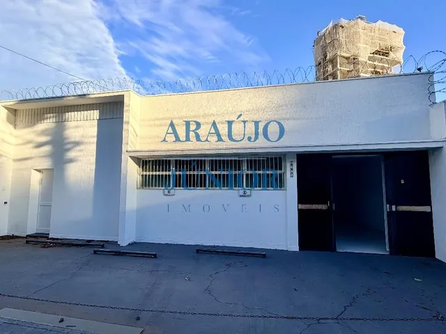 Imagem: Casa Comercial com 3 Garagens para Alugar