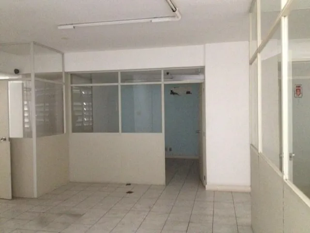 Imagem 4: Alugo 530M2 de Área com Divisórias Removiveis -8 Garagens