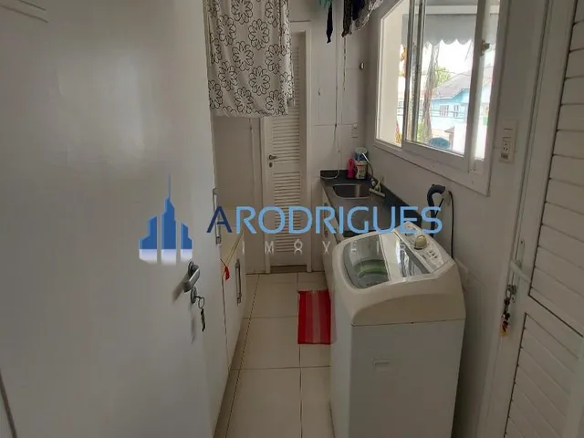 Imagem 3: Casa de Luxo em Condomínio em Alphaville I, Salvador-Ba: 4 Quartos, 4 Suítes, 2 Salas, 5 Banheiros, 4 Vagas, 350M²!