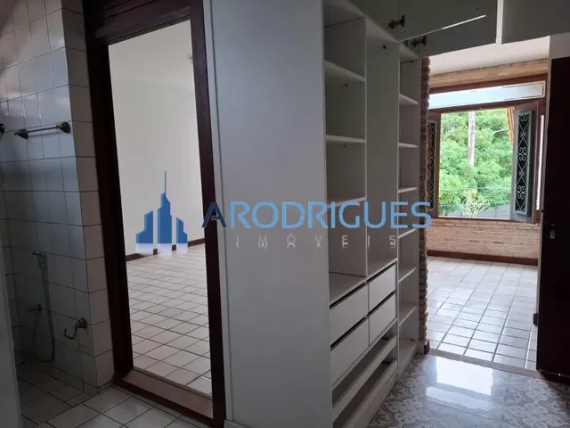 Imagem 14: Casa de Luxo em Condomínio em Piatã: 5 Quartos, 5 Suítes, 3 Salas, 6 Banheiros, 2 Vagas, 450M² - Venda e Aluguel