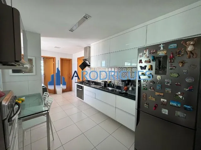 Imagem 3: Apartamento de Alto Padrão para Locação Anual em Pituaçu 200M² 4 Suítes 4 Vagas Frente Mar, Vista Mar, Mobiliado