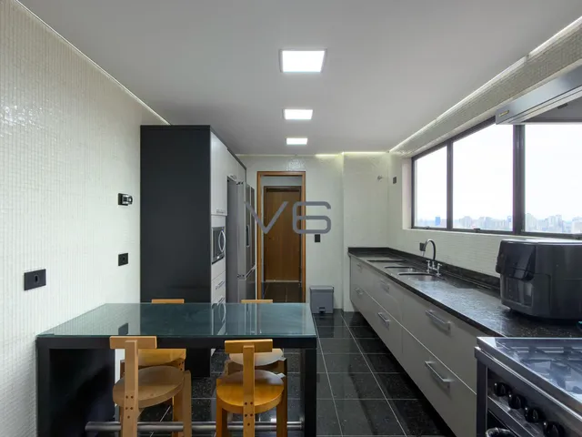 Imagem 6: Apartamento Alto Padrão com 5 Quartos, 4 Vagas de Garagem, 305 M² Privativos no Bigorrilho, Curitiba - Pr