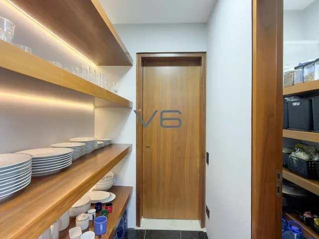Imagem 7: Apartamento Alto Padrão com 5 Quartos, 4 Vagas de Garagem, 305 M² Privativos no Bigorrilho, Curitiba - Pr