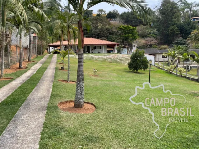 Imagem: A fazenda possui 3 Dormitórios, 2 Suítes, 3 Banheiros, 2